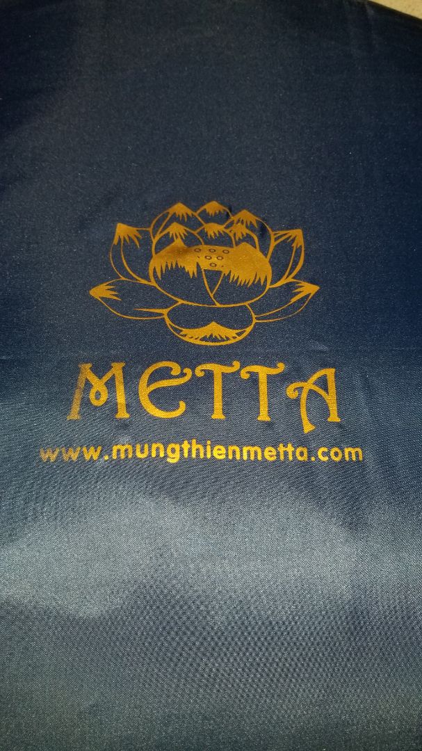 Đã nhận hàng xong và cùng bung ra thử và xếp lại dễ dàng , cám ơn shop, cách đây 2 tuần tôi cũng đã mua trên Tiki shop mẹ và bé một cái mùng tự bung , khi nhận hàng thì cực kỳ...không hài lòng vì giao hàng không đúng như hình giới thiệu, đến giờ tôi còn bực mình .