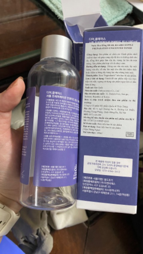 Chờ mãi hãng này mới bán tiki để mua. Dạo này giá bên tiki còn rẻ hơn mấy sàn kia nữa nhé mình có coupon astra mua hôm 3.3 flash sale mua hẳn luôn 2 chai, ảnh là chai cũ mình đã dùng hết và chai mới mua, để 1 chai nữa mẹ mình dùng. Thực sự tin dùng hãng này 2 năm nay r, lành tính dịu nhẹ lúc da nhạy cảm peel pủng cũng dùng êm ru thích lắm Chờ mãi hãng này mới bán tiki để mua. Dạo này giá bên tiki còn rẻ hơn mấy sàn kia nữa nhé mình có coupon astra mua hôm 3.3 flash sale mua hẳn luôn 2 chai, ảnh là chai cũ mình đã dùng hết và chai mới mua, để 1 chai nữa mẹ mình dùng. Thực sự tin dùng hãng này 2 năm nay r, lành tính dịu nhẹ lúc da nhạy cảm peel pủng cũng dùng êm ru thích lắm