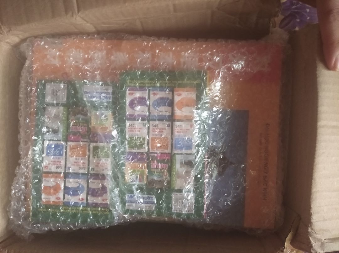 giao hàng nhanh, sách ko bị hư hỏng, đc tặng một cuốn sổ tay từ vựng nữa. cảm ơn shop nhiều ạ