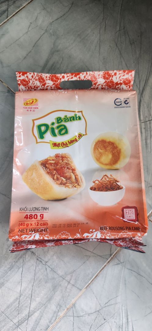 Shop đóng gói cẩn thận, bánh mới ăn thử, rất ngon