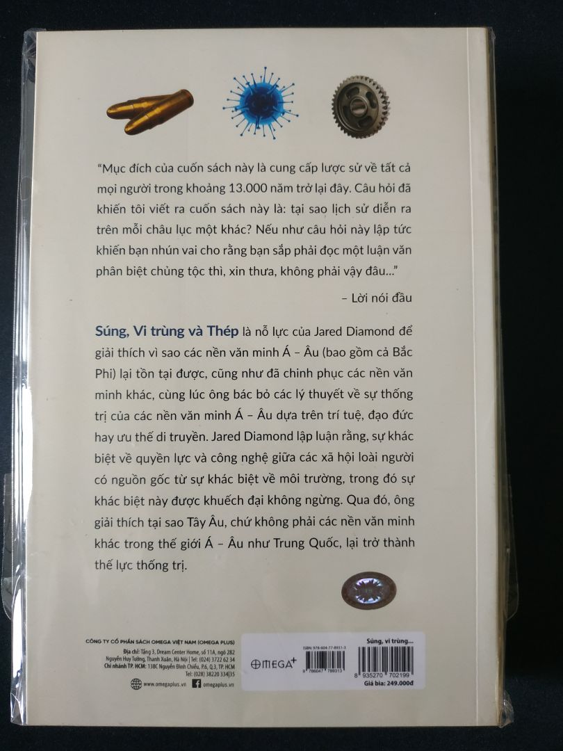 Giao hàng đúng thời gian cam kết.
Sách được bọc nilon.
Hình thức sách ổn, không bị bẩn, móp méo, quăn rách.
Nếu tiki lót thêm túi bong bóng khí, hoặc mút chống shock sẽ đảm bảo cho sách hơn.
Lướt nhanh thấy sách có một lỗi bị mất chữ caption ảnh minh họa. Đánh giá cho những người mua sau, không liên quan đến chất lượng cung cấp của Tiki.
