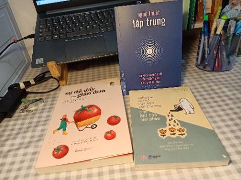 sách về không có 1 túi chống sốc nào, nên mặt lưng bị cấn vài dấu😔 xót lắm ạ, tiki gói hàng chỉ hận không thể tối giản hơn :))))))))