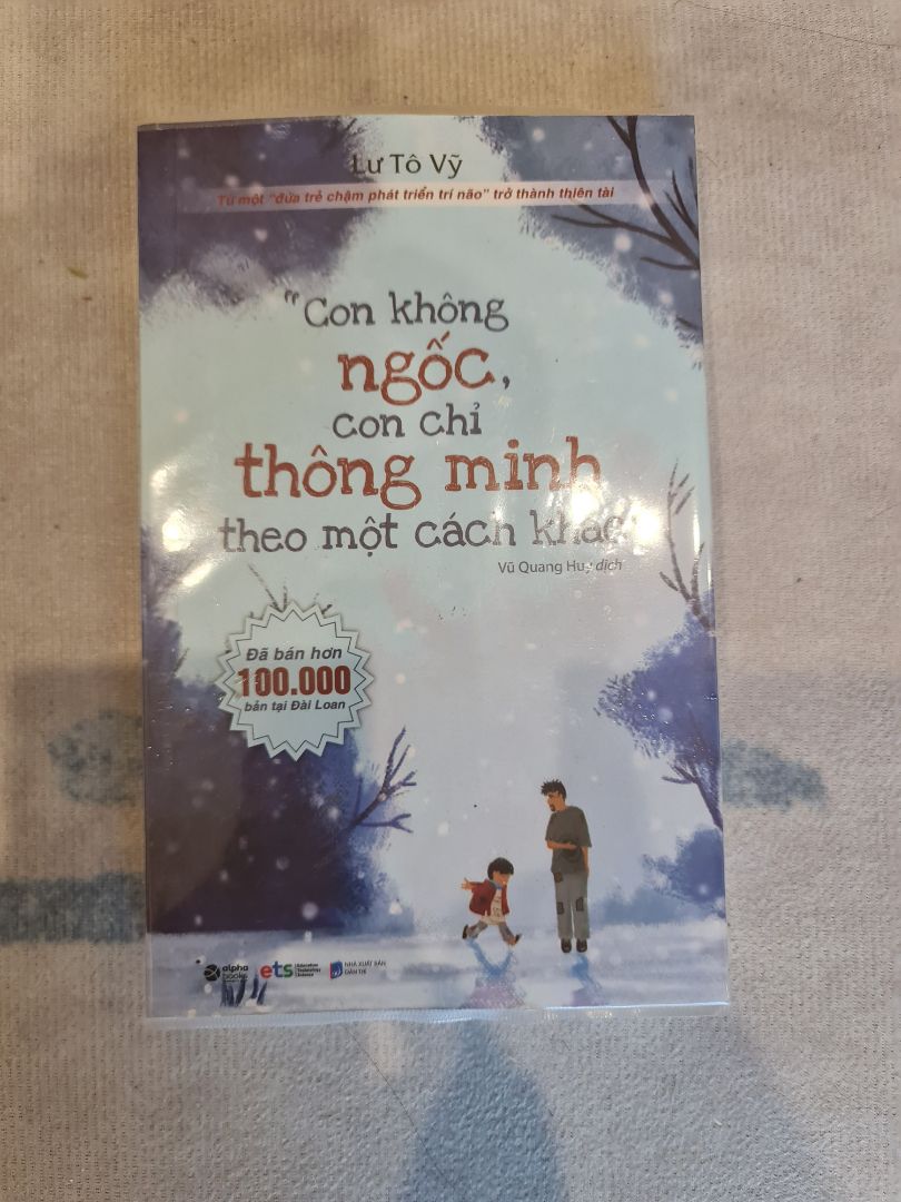 Sách được đóng gói cẩn thận, giao hàng nhanh chóng theo cam kết.
Nội dung sách là một câu chuyện truyền cảm hứng thôi, nói chung đọc khá thú vị