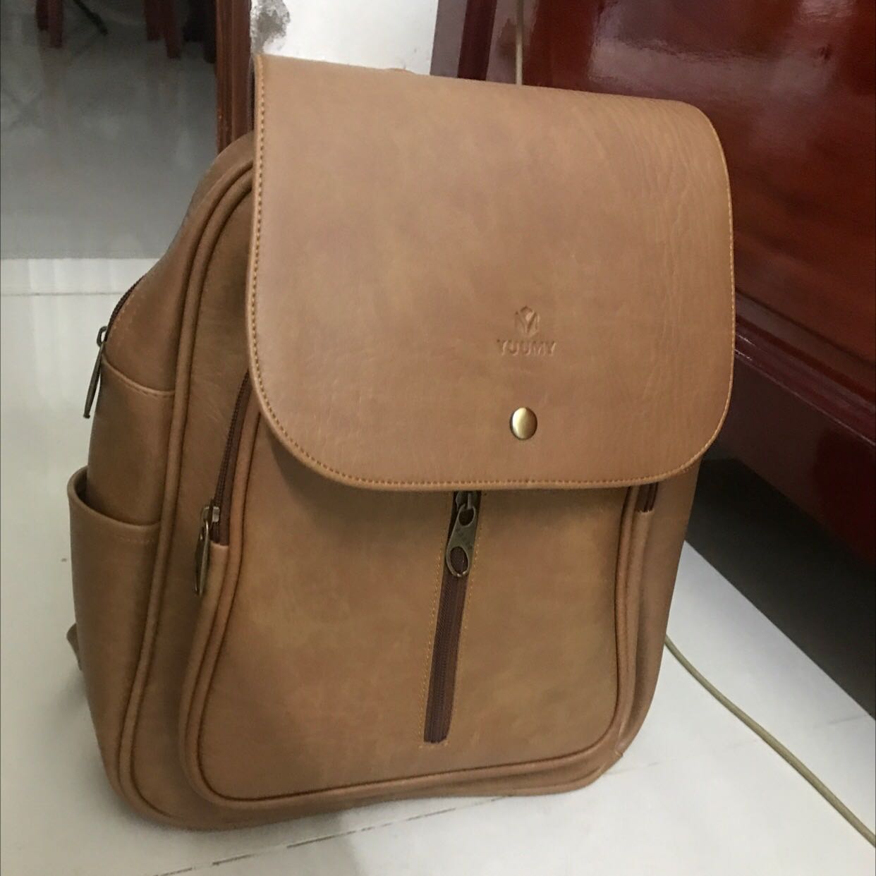 Hàng giống quảng cáo, so giá tiền ok. Mình mua giá 209k, tối đến nó giảm 185k. Canh tới canh lui mấy ngày . Nhưng nhìn chung sản phẩm ok. 
Còn chất lượng phải sử dụng mới biết.
Giao hàng nhanh, shipper vui vẻ, có tâm.