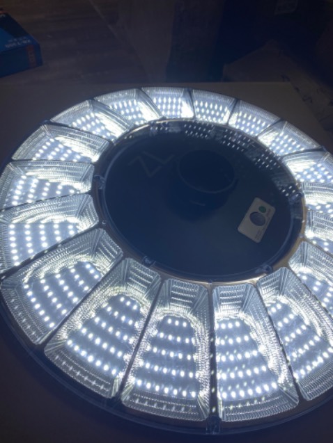 Nhận hàng thấy shop đóng gói rất cẩn thận. Đèn đẹp, độ chiếu sáng bao phủ rộng, *** thấy đèn sáng cũng đc 10 tiếng đồng hồ, mua đc giá rẻ hơn shop trước mình mua, rất đáng để mua lại lần sau nhá.