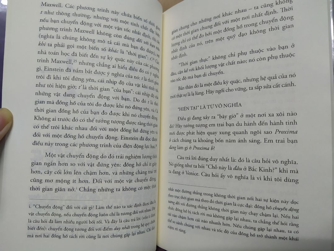 Sách mới, đẹp.
Cách viết của Carlo Rovelli khá bay bổng, ko như 1 số sách khoa học t hay đọc nên ko thích lắm ;_;