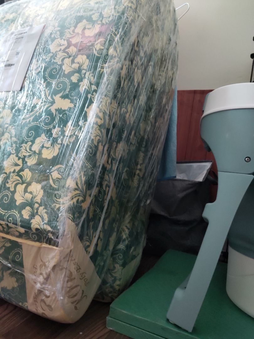 Giao hàng nhanh, nệm cũng êm,đúng với giá tiền