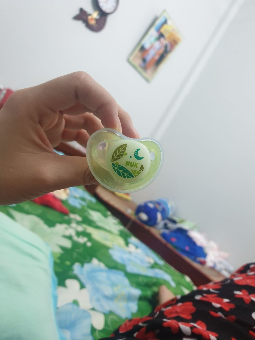 hàng k đúng.đặt hàng mẫu ở tiki chấp nhận jao ngẫu nhiên nhưg ngẫu nhiên thì nhữg cái ở hình chứ sao đưa.mẫu khác những mẫu úp hình lên.