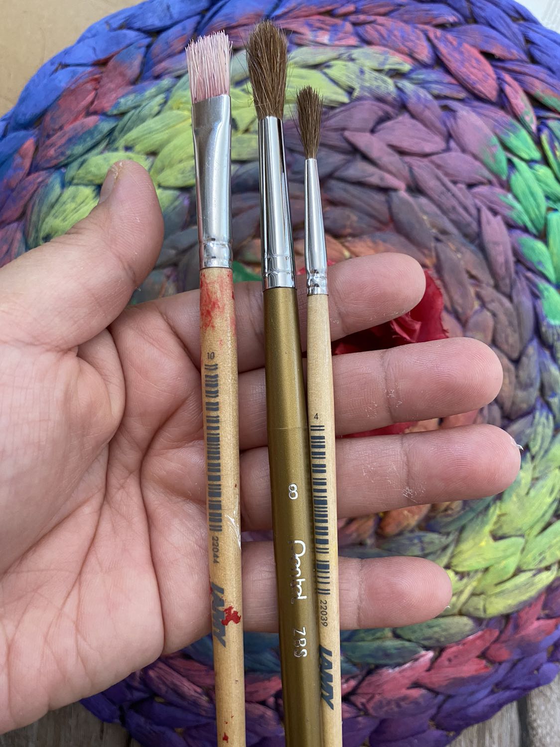 Cọ chất lượng, lông mềm, cầm dễ chịu. Hàng chính hãng có khác. Cọ chất lượng, lông mềm, cầm dễ chịu. Hàng chính hãng có khác.