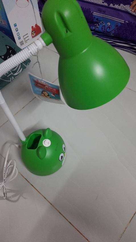 Đặt màu hồng cho bé gái nhưng giao màu xanh là. Cẩu thả!