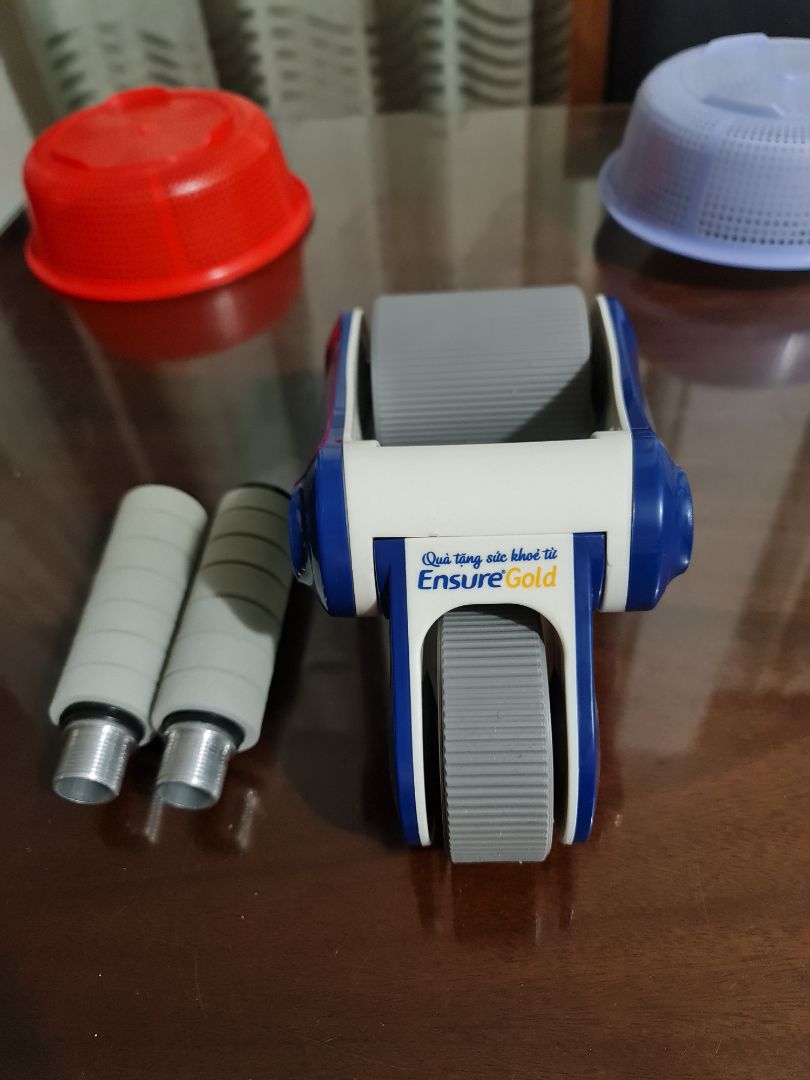 Sản phẩm đẹp, chắc chắn, bánh xe lăn đều và đầm. Tuy nhiên nhận hàng quá lâu, tới 01 tháng sau mới nhận. Đúng ra cho 5 sao, tội bắt khách hàng leo cây 1 tháng, trừ 2 sao.