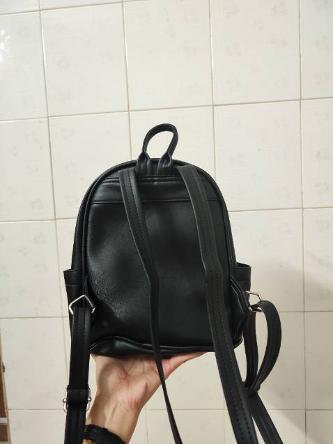 Chất liệu mềm, đường may đẹp, vừa quyển tập học sinh