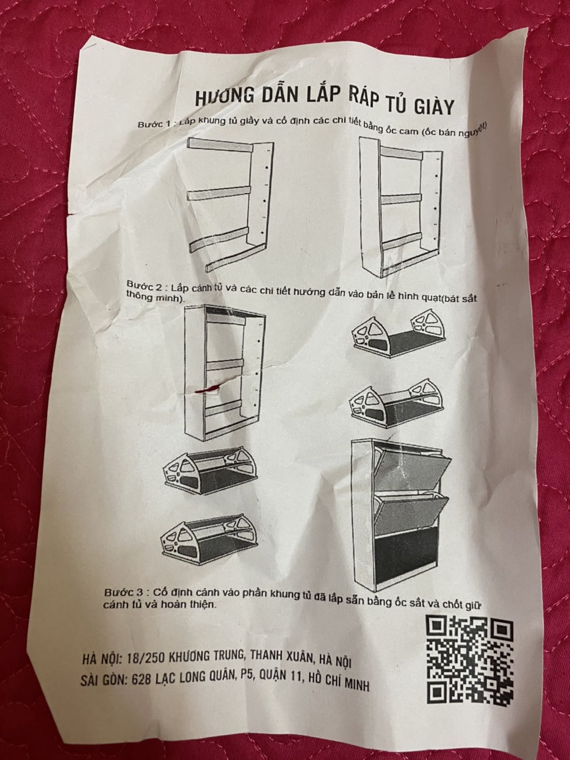 Qua 2 ngày đã nhận được hàng, bàn chắc chắn, đẹp y ảnh mẫu. Mình rất thích ^^ may quá gương k vỡ, tránh mất tgian đổi trả hihi
Tuy nhiên tờ hướng dẫn mình nhận dc là hd lắp tủ giày ? trong khi mua bàn trang điểm mn ạ, làm mình hơi băn khoăn chút sau đó tự lên youtube xem cách lắp. Ghế là mình mua rời ở nơi khác nha!