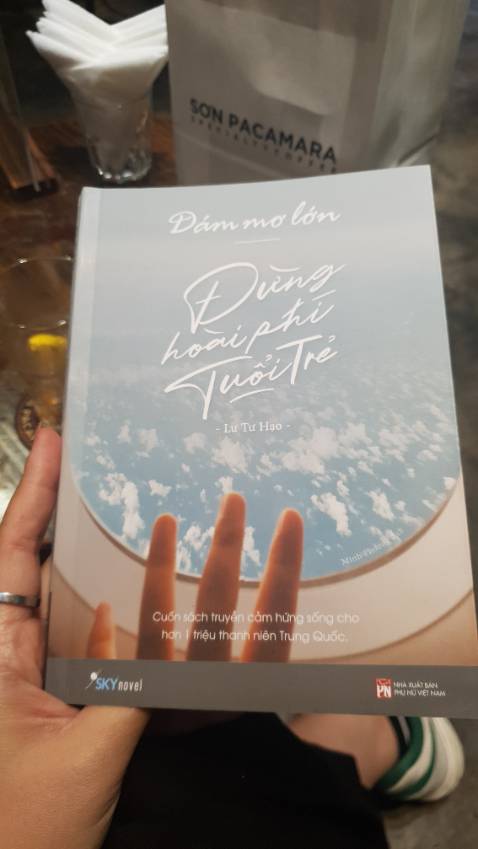 Nội dung hay, tác phẩm là trải nghiệm cá nhân sâu sắc của tác giả, khi đọc có cảm giác đồng cảm vô cùng.