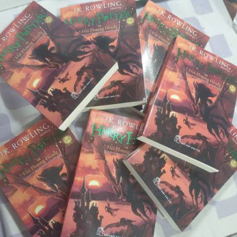 Sách xinh lúmm, nhỏ nhỏ xinh xinh siu đẹpp. Mỗi tội là lúc bóc ra bị rách seal nhẹ thui 🌹🌹