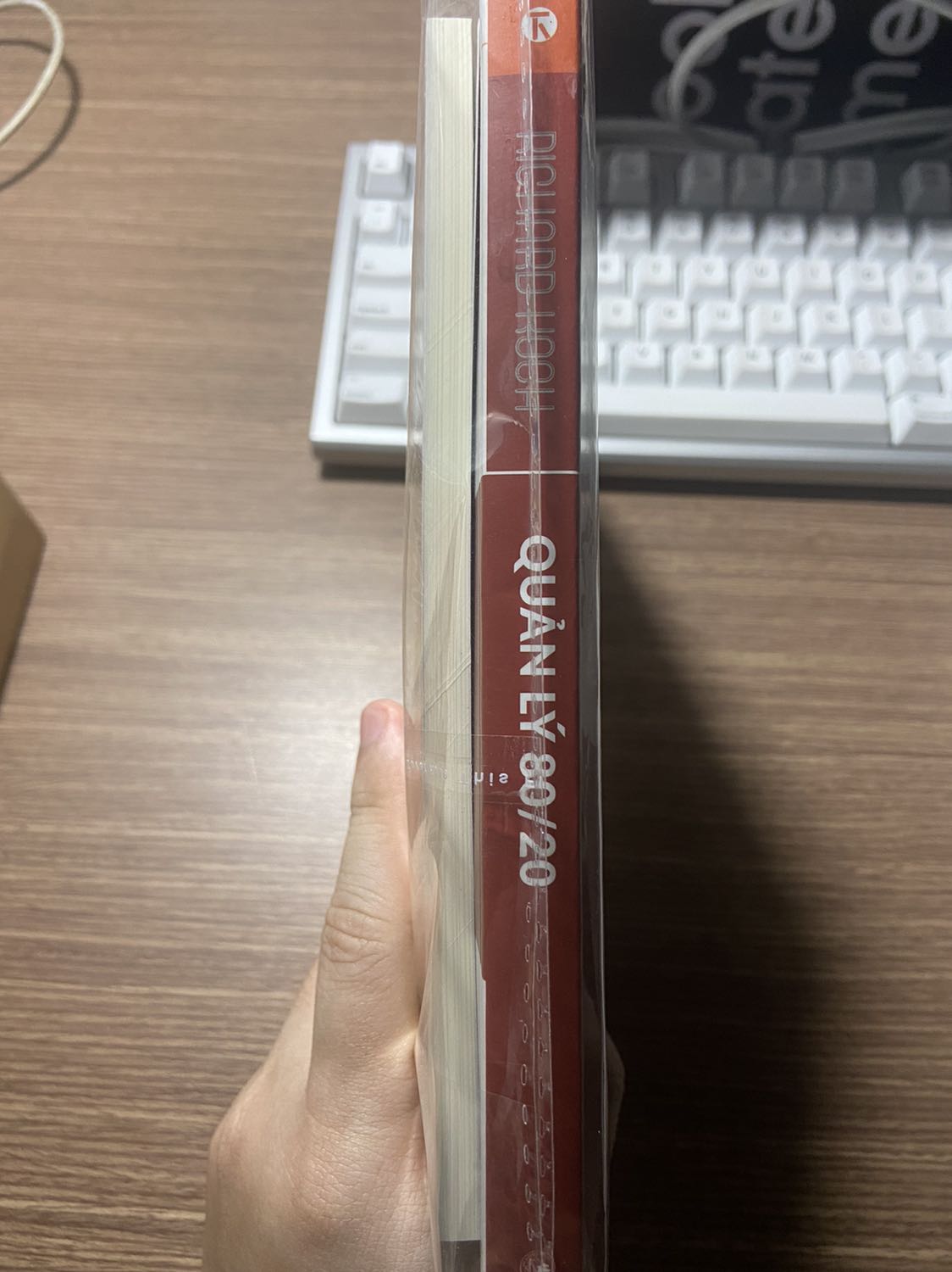 Tiki vẫn luôn làm hài lòng khách hàng vì dịch vụ giao hàng rất nhanh, dù mình chọn giao hàng tiêu chuẩn.
Thaihabooks nổi tiếng với nhiều dòng sách về quản trị và lãnh đạo. 2 cuốn này đều được sếp của mình giới thiệu đọc. Mình tin chắc sẽ có nhiều nội dung hữu ích cho các bạn muốn trau dồi kỹ năng quản lý.