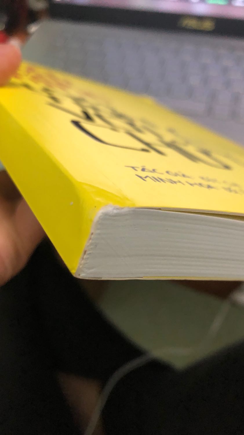 Vận chuyển sách cần bọc sách cẩn thận để sách không bị móp méo. Mình mua sách rất không muốn nhận sách mở ra mà bị như thế này.
