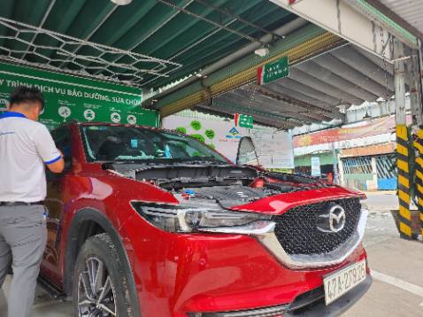 Mẫu mã đẹp nhưng không kín,đựng đường kiến vào bên trong được