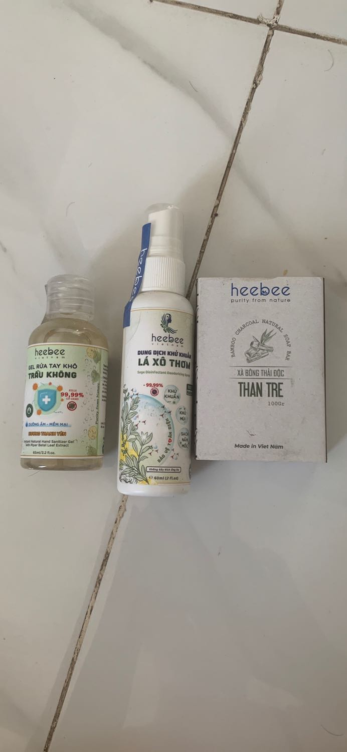 Sản phẩm cực kì tốt và ko làm hại da gì luôn :)