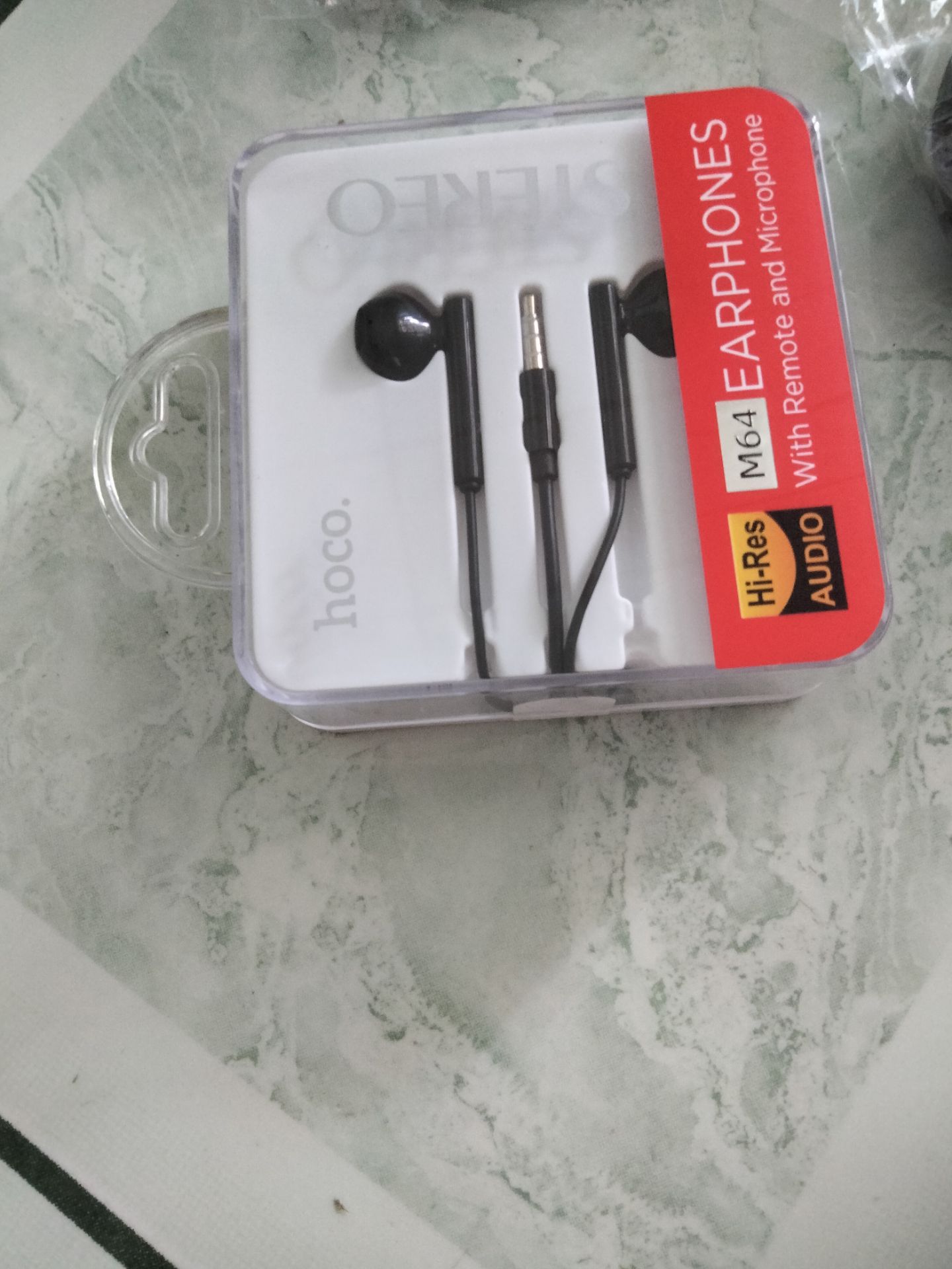 giao hàng+đóng gói+chất lượng tai nghe to ko bị rè