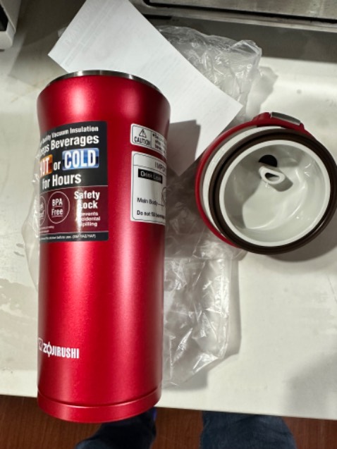 Đặt mua bình vỏ màu inox nguyên bản, shop lại giao màu đỏ.