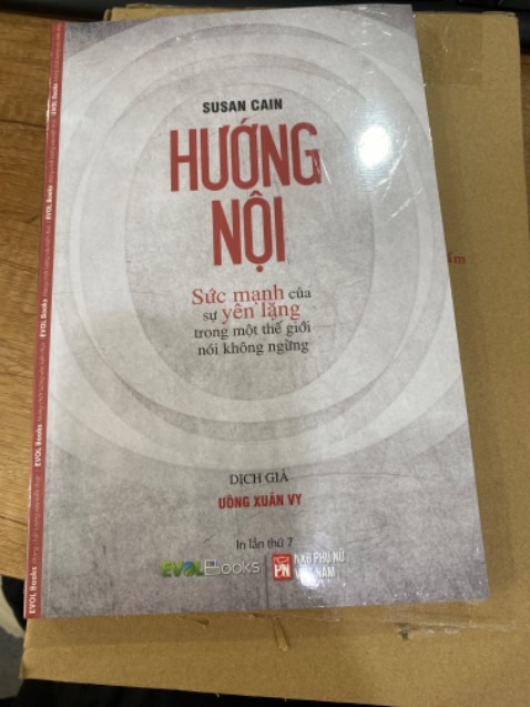 Sách giao đúng hẹn. Đóng gói kỹ, bên trong sách vẫn còn nguyên seal bọc. Rất hài lòng về dịch vụ. Sẽ tiếp tục ủng hộ