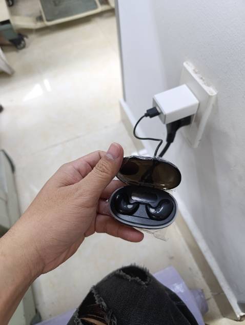 Thông tin bảo chính hãng mua về sạc k vô pjn đổi thêm 1 lần cũng k vô pjn...phải trả hàng...hàng quá tệ ..đổi trả 2 lần đều k vào pjn ..sảm phẩm quá tệ...thề k nên ham rẽ k nên mua