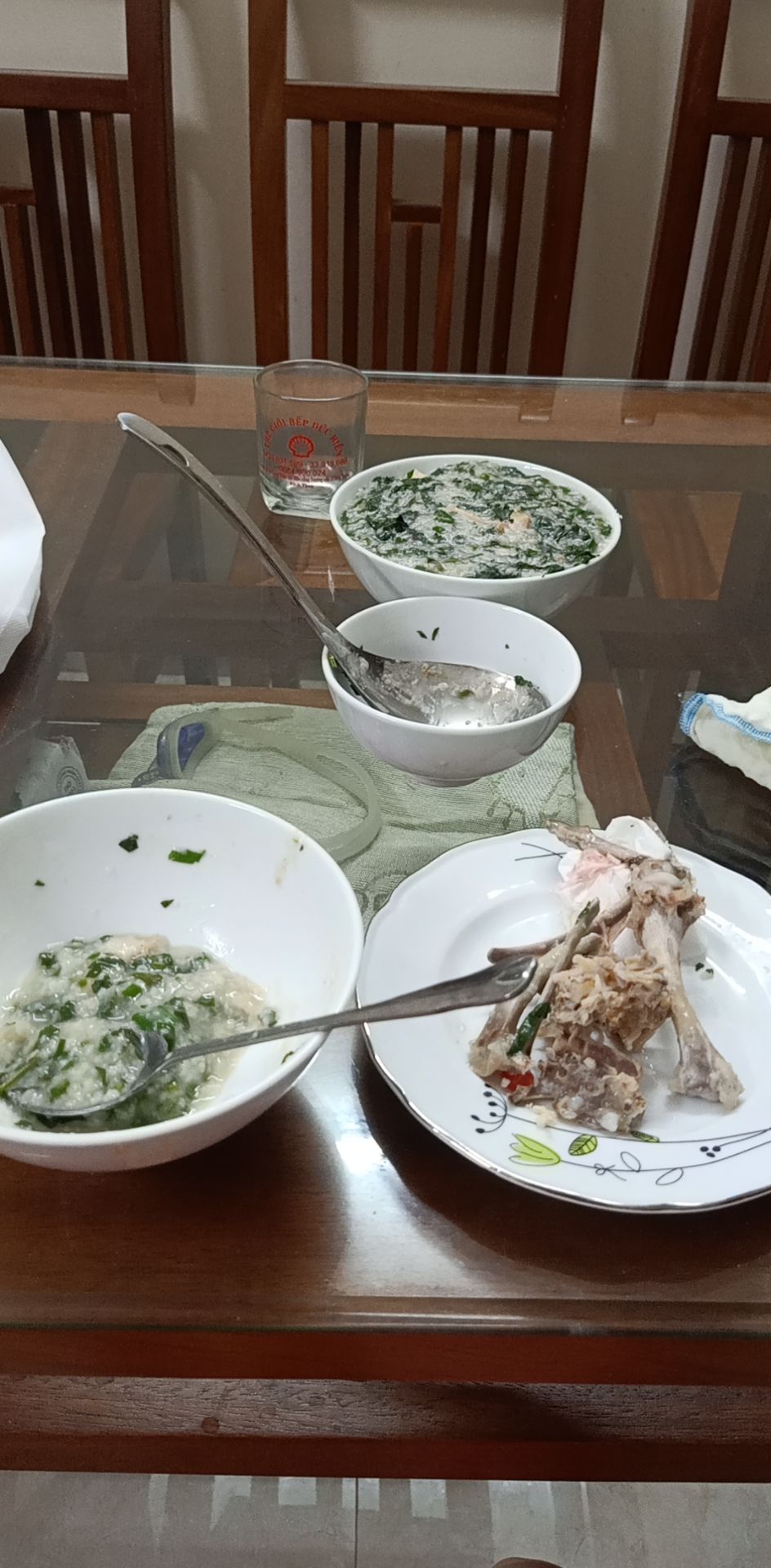 giá rẻ hơn hẳn ở cửa hàng bán máy luôn, mà finish thì uy tín sẵn rồi.