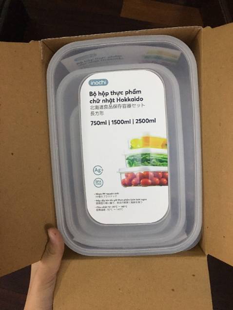 Combo hộp đựng được nhiều đồ, mình hay đi làm xa nên rất hay đựng đồ ăn vào hộp để mang đi mà ko bị dính mùi nhựa hay bị rơi đồ ăn ra ngoài đâu ạ. Chất liệu bền mà sử dụng ko độc hại đến sức khoẻ. Mình đã đặt lại hàng của shop lần 2 rồi,, rất tin tưởng về chất lượng sản phẩm/shop lại tư vấn nhiệt tình nữa.n Shop đóng gói hàng rất cản thận. cảm ơn shop và tiki. lần sau mình sẽ tiếp tục ủng hộ shop