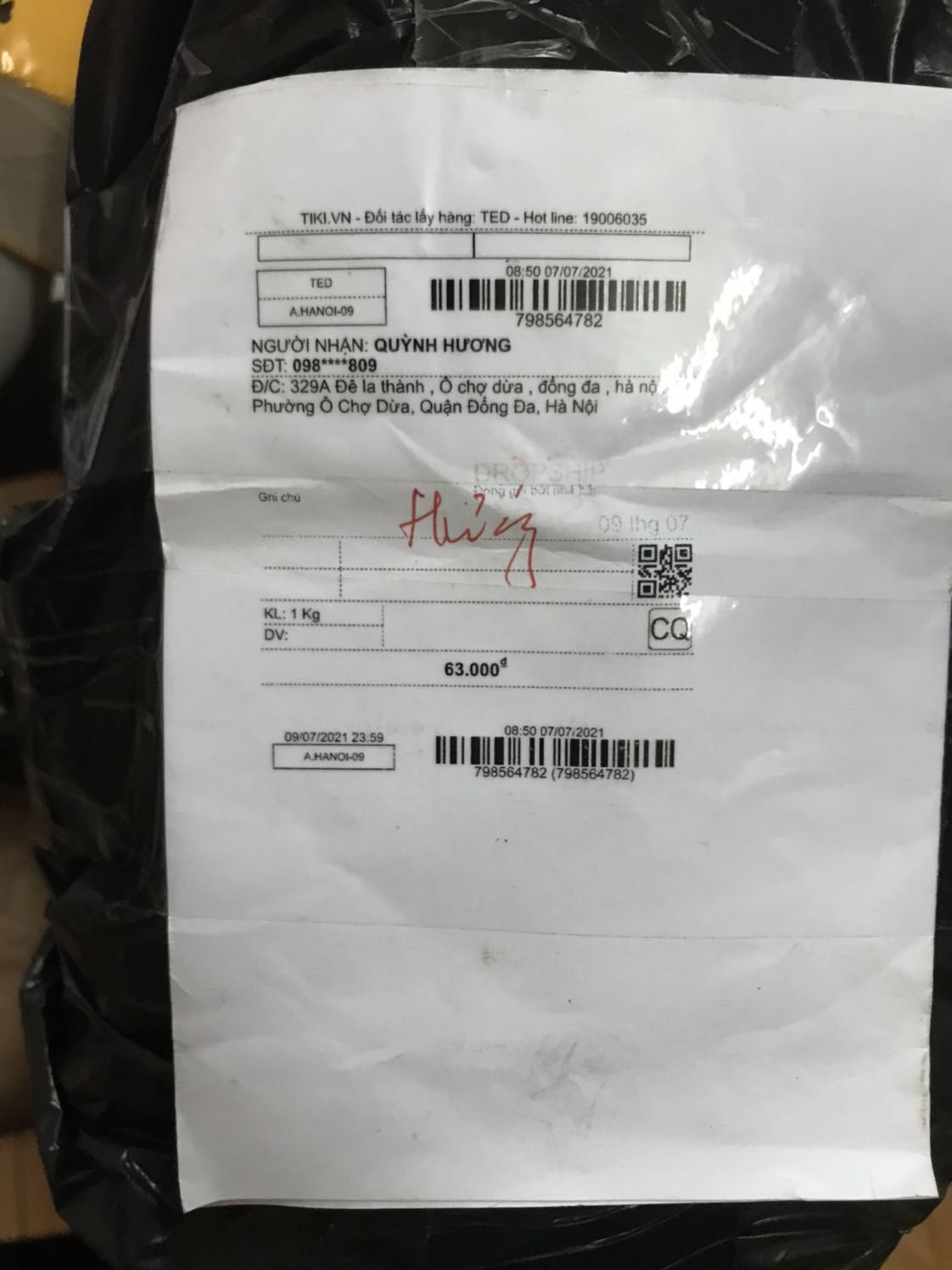 Đặt 30 gói nhưng chỉ nhận được 10 gói và đơn 10 gói này giấy còn mỏng hơn những đơn trước mình đặt. Trả tiền 10 gói bằng giá 30 gói. 
Không đồng tình một chút nào với cách làm việc treo đầu dê bán thịt *** thế này! Đặt 30 gói nhưng chỉ nhận được 10 gói và đơn 10 gói này giấy còn mỏng hơn những đơn trước mình đặt. Trả tiền 10 gói bằng giá 30 gói. 
Không đồng tình một chút nào với cách làm việc treo đầu dê bán thịt *** thế này!