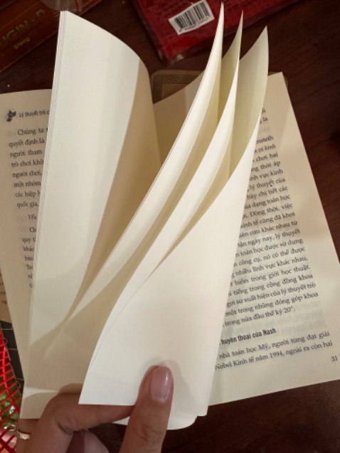 Từ trang 17 trở đi bị lỗi k có nội dung, hoàn toàn là giấy trắng, hôm nay mới lấy ra đọc cuốn này thì phát hiện đã quá thời gian đổi hàng, mong nhận đc hỗ trợ từ Tiki