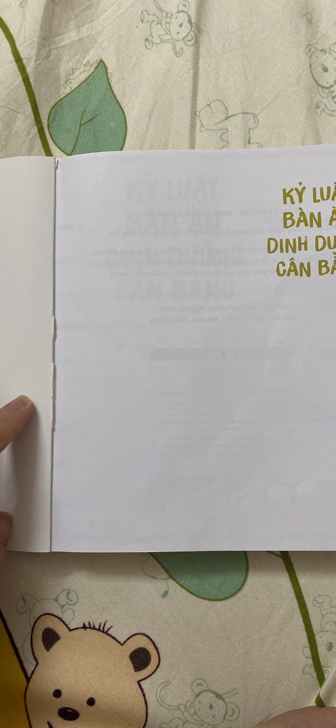 Giấy đẹp, nhỏ, không quá nặng. Màu sắc bắt mắt. Nội dung phù hợp.