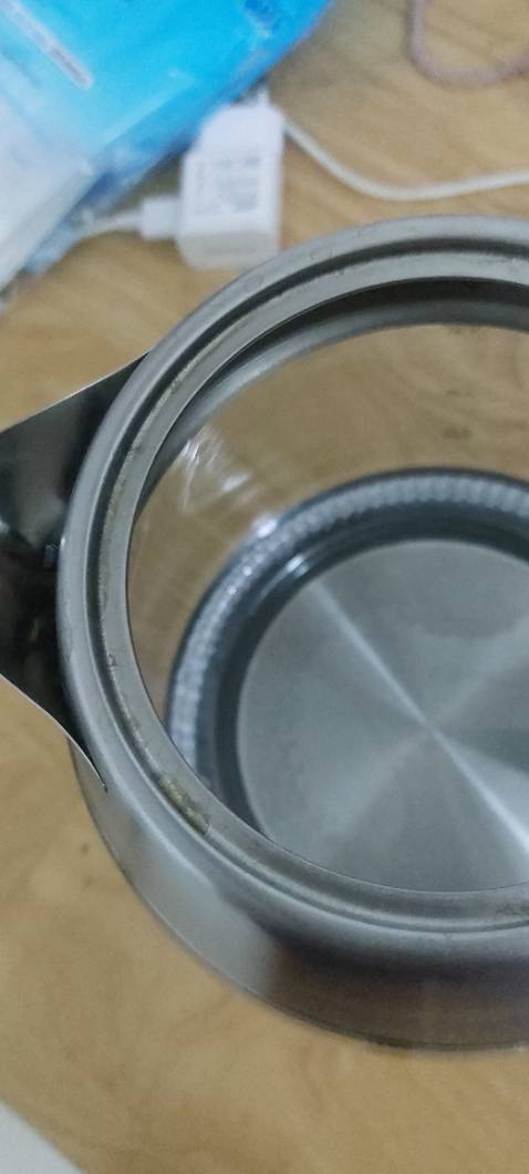 Sản phẩm mới chỉ sử dụng được 1 tuần nhưng đã bị gỉ sét, không đảm bảo an toàn sức khỏe khi sử dụng.