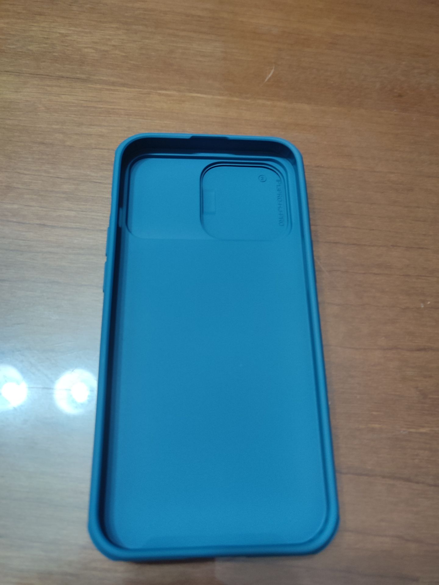 Hàng giao không đúng với yêu cầu đã đặt mua:
- đặt mua báo da IPhone13 pro
- giáo hàng: ốp lưng dạng nhựa.