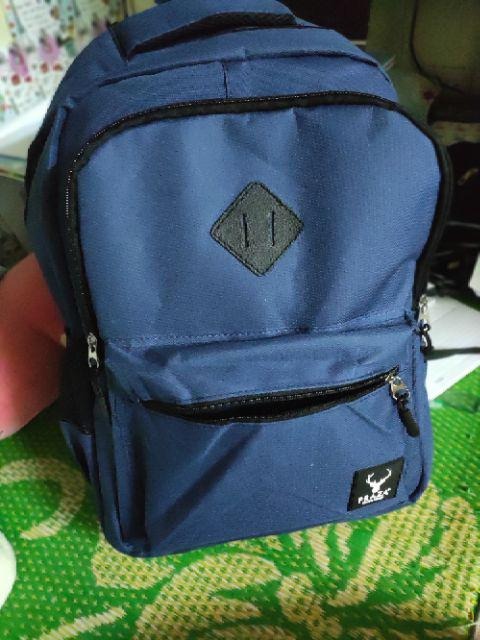 Cặp này săn sale giá tốt. Cặp bao to, đựng được đủ thứ. Chất liệu và đường may chắc chắn. Mà có thể hợp với các bạn nam hơn. Shop đóng gói đẹp, bên giao hàng giao nhanh. Cảm ơn shop nhiều nha.