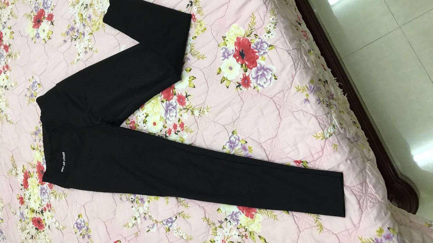 Quần đẹp nhưng Hơi chật lần sau có mua size lớn hơn Quần đẹp nhưng Hơi chật lần sau có mua size lớn hơn