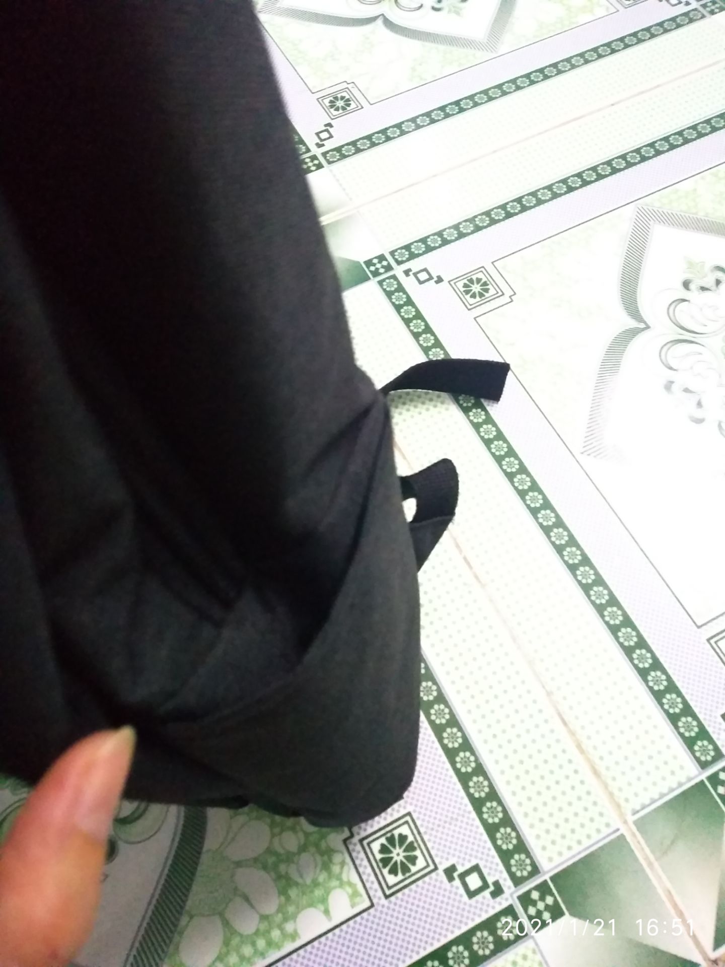 giao hàng nhanh. đóng gói cẩn thận. balo to so với Lap 14 inches, ngăn bên ngoài nhỏ nên không thể để chai nước được. balo mình mới mua có 1 đoạn đường may bị bung rồi giao hàng nhanh. đóng gói cẩn thận. balo to so với Lap 14 inches, ngăn bên ngoài nhỏ nên không thể để chai nước được. balo mình mới mua có 1 đoạn đường may bị bung rồi