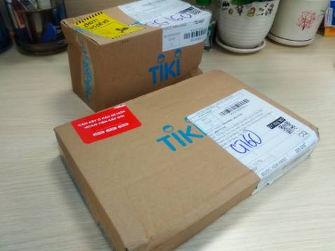 Sản phẩm dùng Ok, nhưng có điều đóng gói không được thẩm mỹ là chắc chắn cho lắm. Ổ cứng thì nhỏ nhưng lại bỏ vào cái hợp TIKI khá to mà không lại có lót hay đêm chống sốc gì ở bên trong,  mình chọn lựa hàng của Tiki Tranning luôn mà vẫn vậy. Không biết của các nhà bán hàng khác thì sao. Mình chỉ hài lòng về vấn đề đóng gói thôi. Sản phẩm dùng Ok, nhưng có điều đóng gói không được thẩm mỹ là chắc chắn cho lắm. Ổ cứng thì nhỏ nhưng lại bỏ vào cái hợp TIKI khá to mà không lại có lót hay đêm chống sốc gì ở bên trong,  mình chọn lựa hàng của Tiki Tranning luôn mà vẫn vậy. Không biết của các nhà bán hàng khác thì sao. Mình chỉ hài lòng về vấn đề đóng gói thôi.