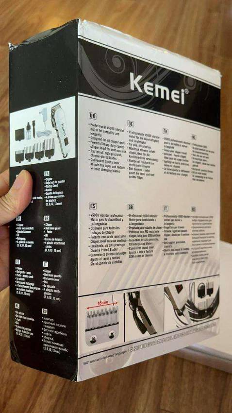 Máy cầm chắc tay, cắt ngọt, pin trâu cắt cho 2 người mới tụt 10%. Ngon phù hợp giá tiền.