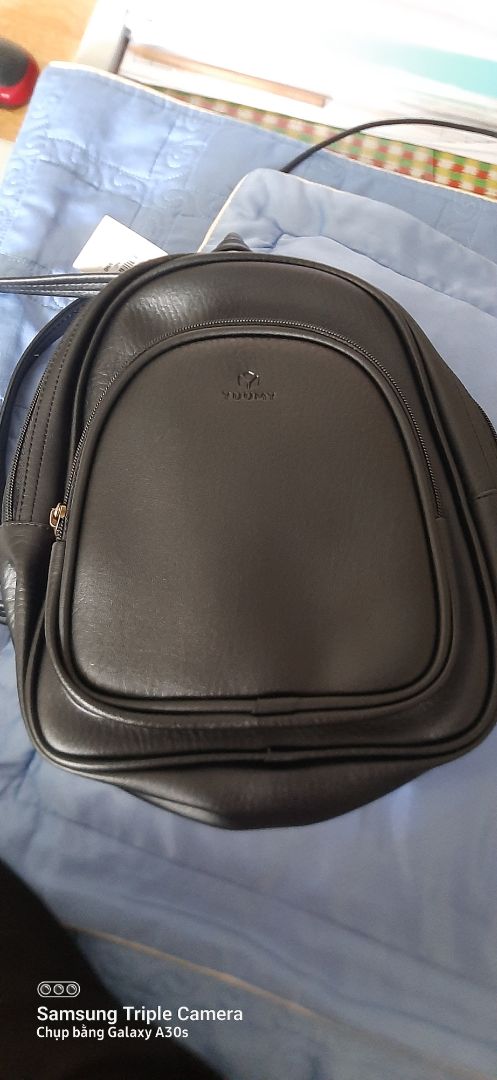 chất lượng sản phẩm tuyệt vời. cam mình hơi phèn nhưng chất lượng túi đáng đồng tiền bát gạo nhé. chất da đẹp, mịn, form chuẩn, có nhiều ngăn. ncl ưng cái bụng. nên mua nha mn