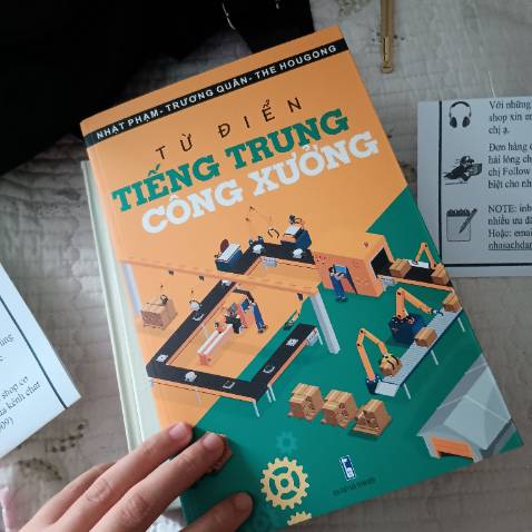 Shop đóng gói cẩn thận, giao hàng nhanh. Ch đọc hết nhưng thấy sách có rất nhiều từ vựng chuyên sâu
