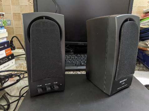 Loa gắn máy tính nghe lực và to