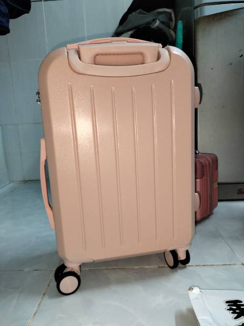 Kiểu đẹp, hợp với nữ
Vali nhẹ
Bánh xe mượt
Có combo cốp nhỏ nữa toẹt dời