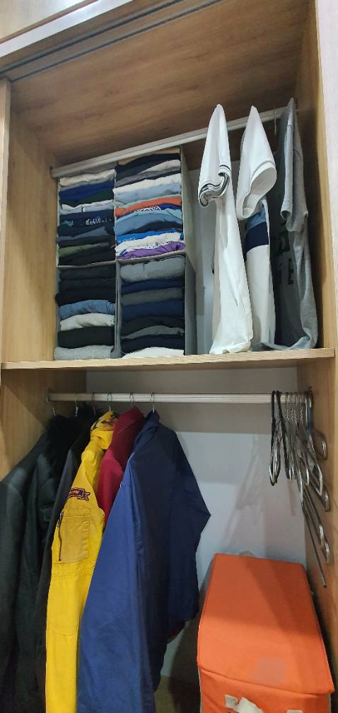 Giao hàng siêu nhanh. Hộp đúng mô tả. Mình mua 4 hộp xếp dọc vừa xinh. Quần áo gọn, không đổ lộn xộn như trước.