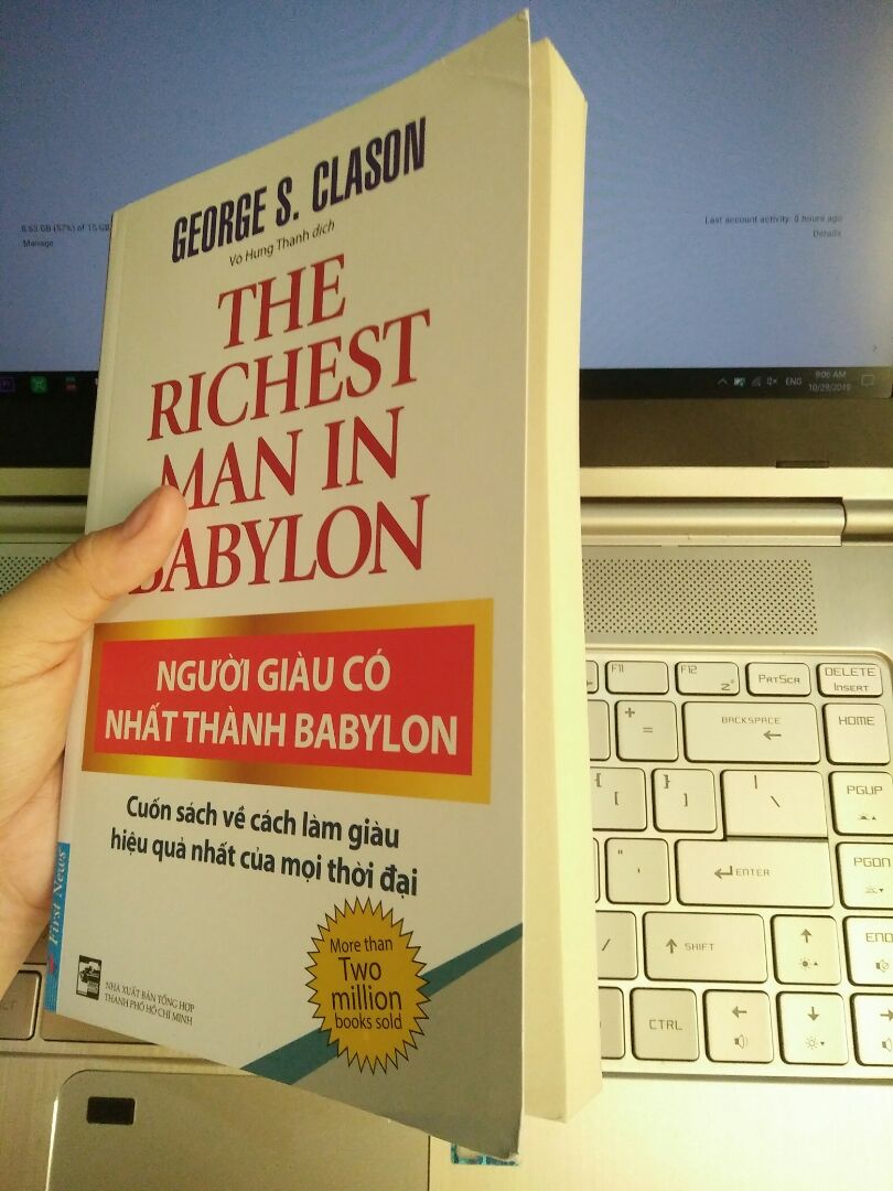 Mình cực kỳ thích quyển sách này, nội dung rất hay và dễ áp dụng thực tế nhưng Tiki giao sách bị tróc góc ở bìa sách như thế này, hi vọng Tiki sẽ khắc phục vấn đề. Không biết mình có thể đổi lại cuốn sách nào nguyên vẹn hơn không, vì mình muốn giữ sách để đọc đi đọc lại.