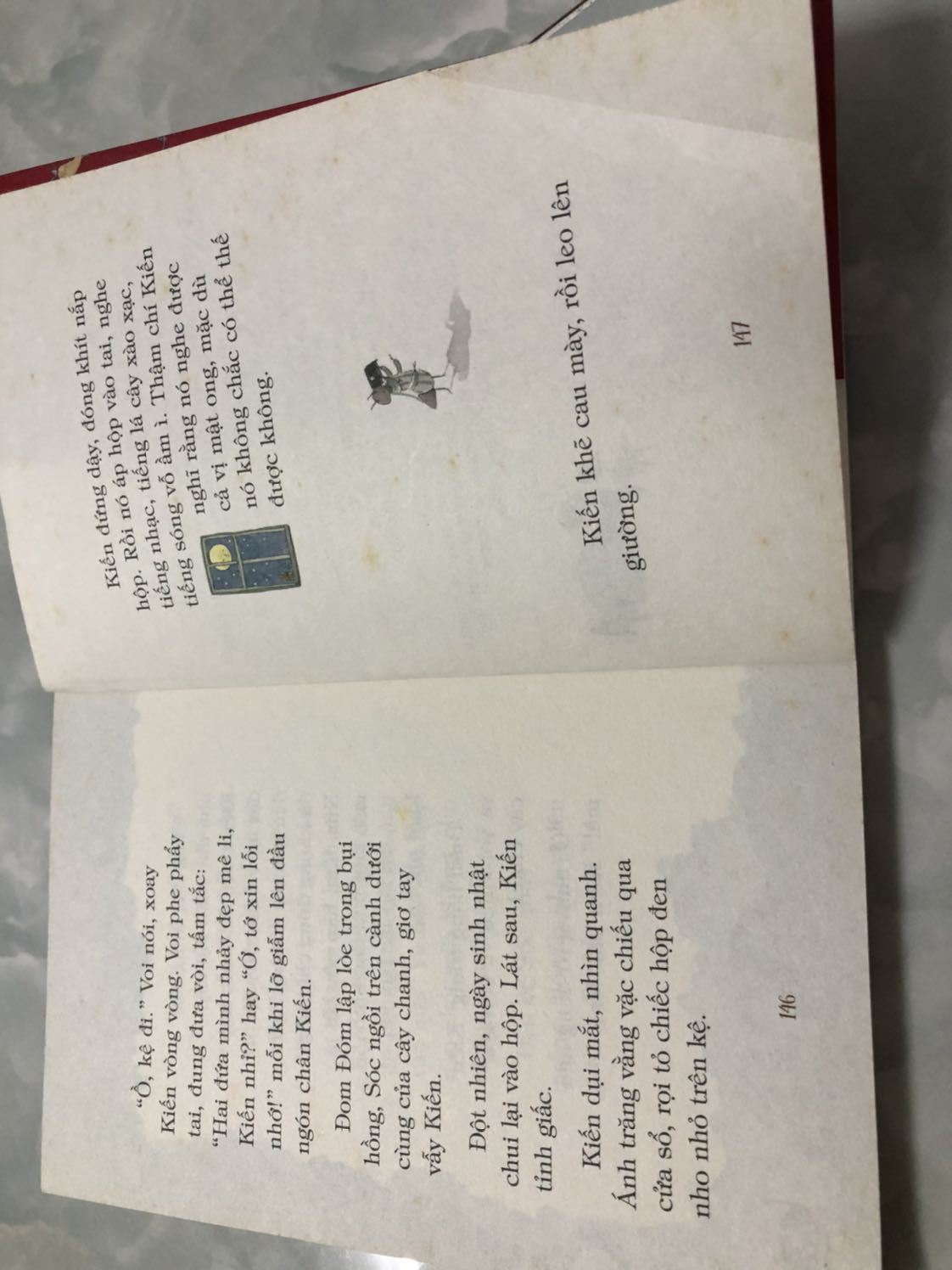 mua rất nhiều sách, lần đầu gặp giao sách cũ ố vàng, giấy xấu