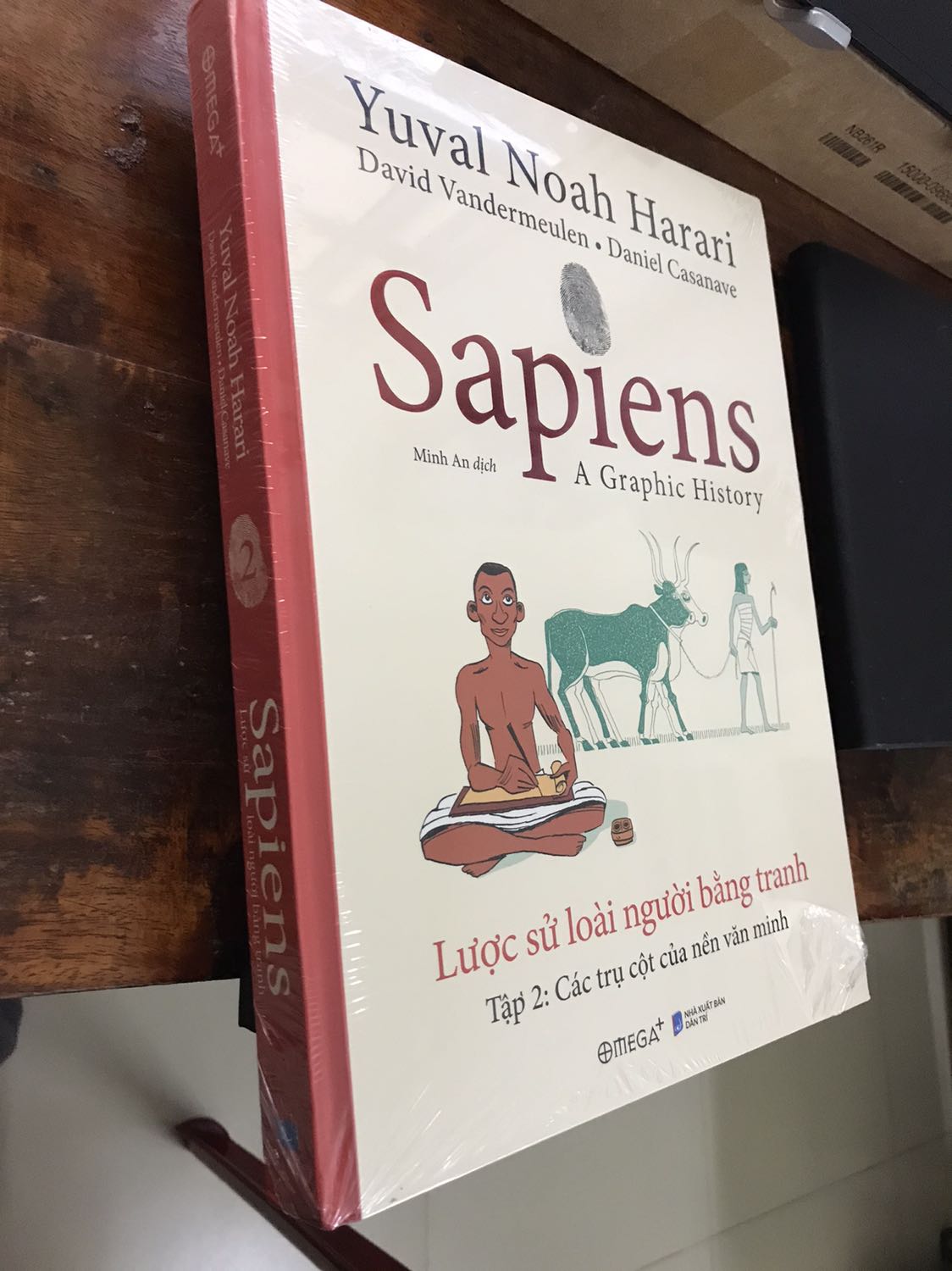 Giao hàng siêu nhanh, đóng gói cẩn thận, hình thức đẹp. Về nội dung thì là bản chuyển thể của sapiens nên khỏi bàn, nội dung là tranh ảnh màu như kiểu truyện tranh nên dễ hình dung và tiếp cận nhiều đối tượng hơn, trực quan và dễ hiểu hơn là sách gốc
