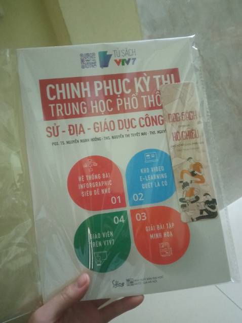 Sách đẹp lớm nhìn là muốn học lunn
Mã qr video đầy đủ 
Giao hàng nhanh nx :>