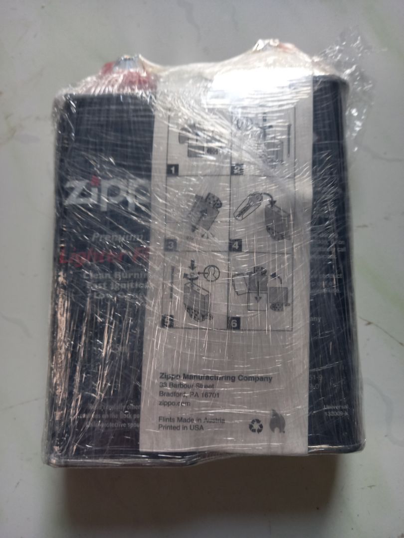 Sp giao đúng hẹn,đóng gói kỹ,cân thận. Xăng sử dụng quẹt rất nhạy,ko khói,rất hài lòng với sp,sẽ giới thiệu cùng bạn bè,mn xài zippo hãy sdsp nầy.Cảm ơn shop và Tiki,hẹn lần mua hàng sau.