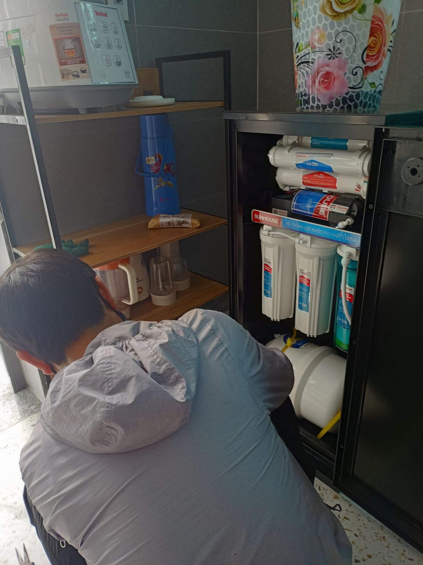 Máy giao đến bị chảy nước 
lan ra khắp máy và linh kiện
khắc phục và xử lí chậm chạp, hứa hẹn đủ điều.
Máy nhà máy lắp sẵn, dán tem niêm phong, vậy mà đỗ cho khách lắp làm hỏng. 
Xử lí cồng kềnh. khác phải tự liên hệ Sunhouse thoả thuận giải quyết.
Khuyên thật, chả rẻ hơn bao nhiêu, ở SG điện máy chợ lớn có 2599k
mua *** thì 3tr3.
Đừng mua ở đây. Máy giao đến bị chảy nước 
lan ra khắp máy và linh kiện
khắc phục và xử lí chậm chạp, hứa hẹn đủ điều.
Máy nhà máy lắp sẵn, dán tem niêm phong, vậy mà đỗ cho khách lắp làm hỏng. 
Xử lí cồng kềnh. khác phải tự liên hệ Sunhouse thoả thuận giải quyết.
Khuyên thật, chả rẻ hơn bao nhiêu, ở SG điện máy chợ lớn có 2599k
mua *** thì 3tr3.
Đừng mua ở đây.